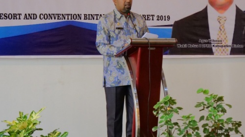 Kepala Bapelitbang Bintan Luki Zaiman Prawira menyampaikan laporan kegiatan.